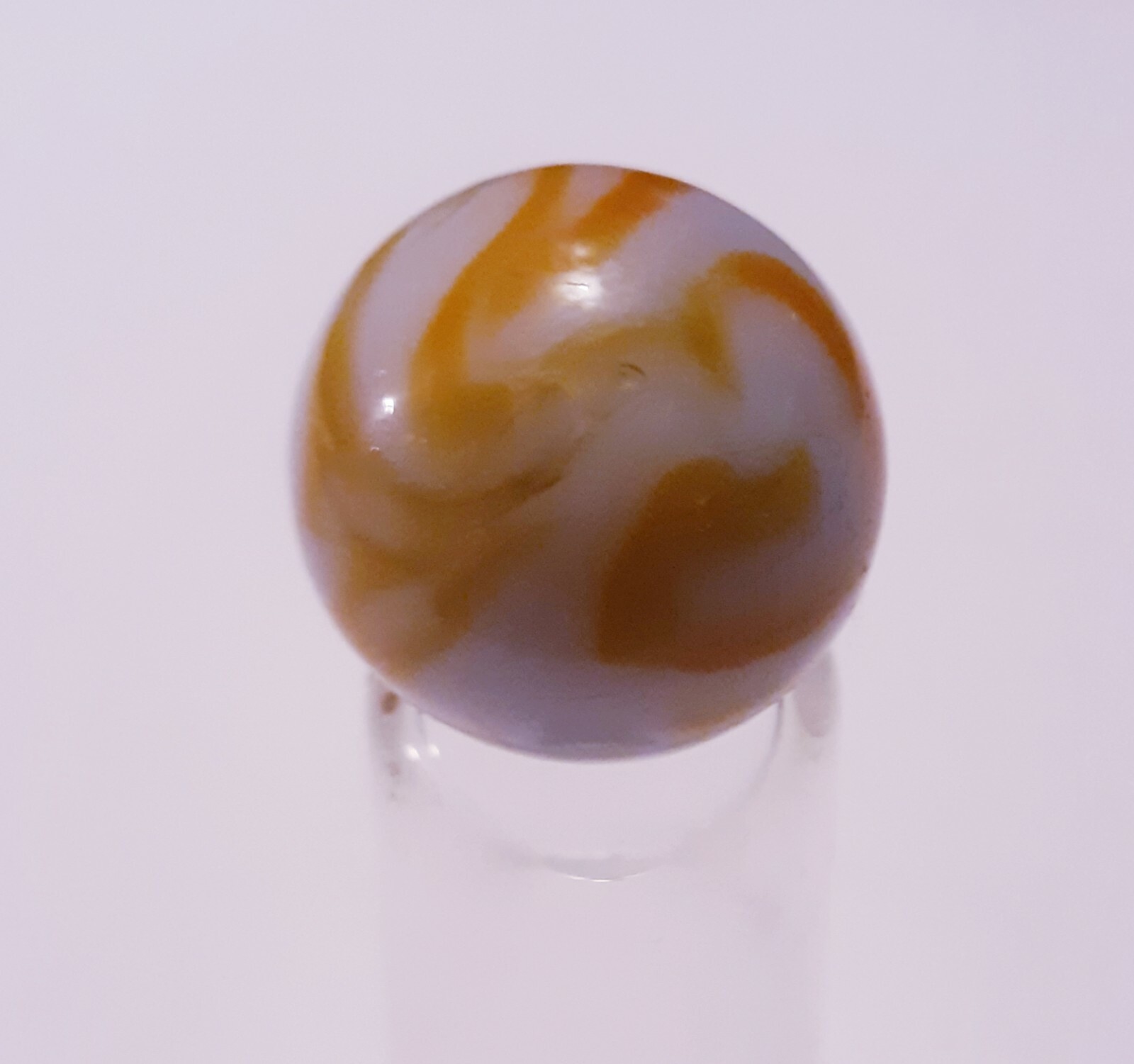 VINTAGE PELTIER NM 31/32″ MANDARIN ORANGE SWIRL MARBLE with VIOLET WHITE BASE