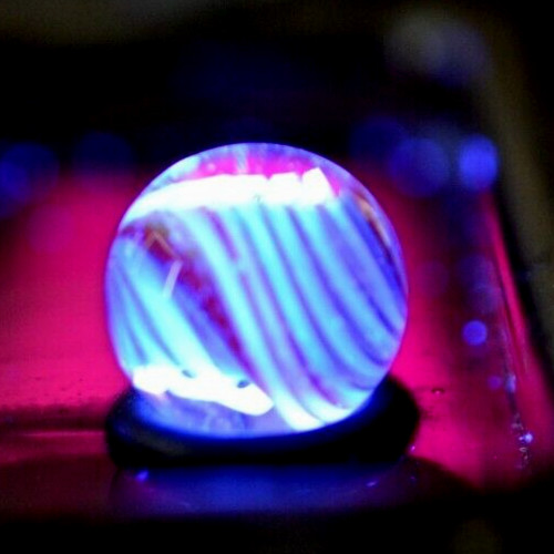 BRYAN TRILLAS GLASS MARBLE/.598″-VIOLET ZEBRA BLACKLIGHT-VIOLET UNDER BLACKLIGHT