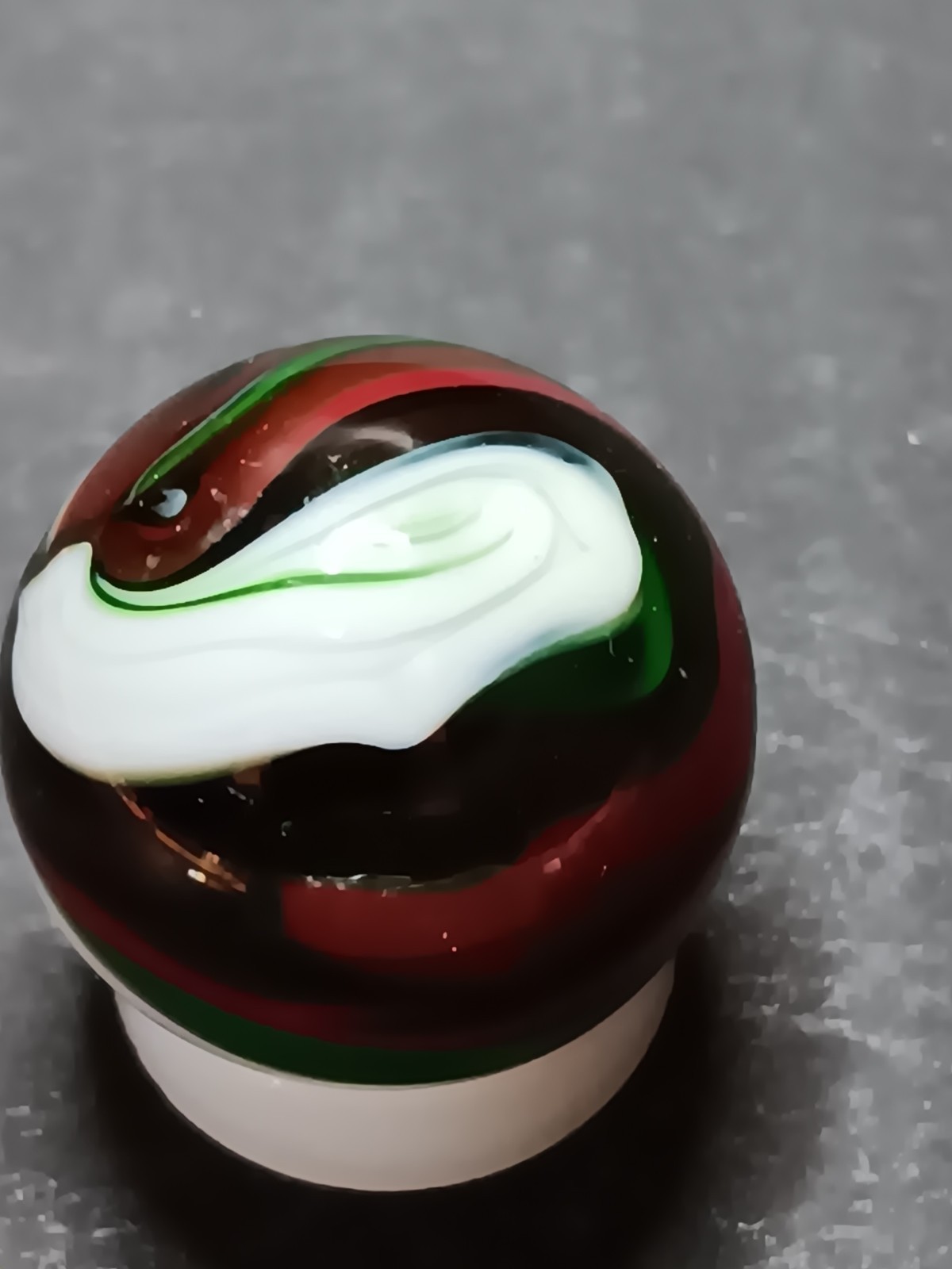 Handmade Swirl Glass Marble Red Green White, 0.83 Inch, Ages 8+