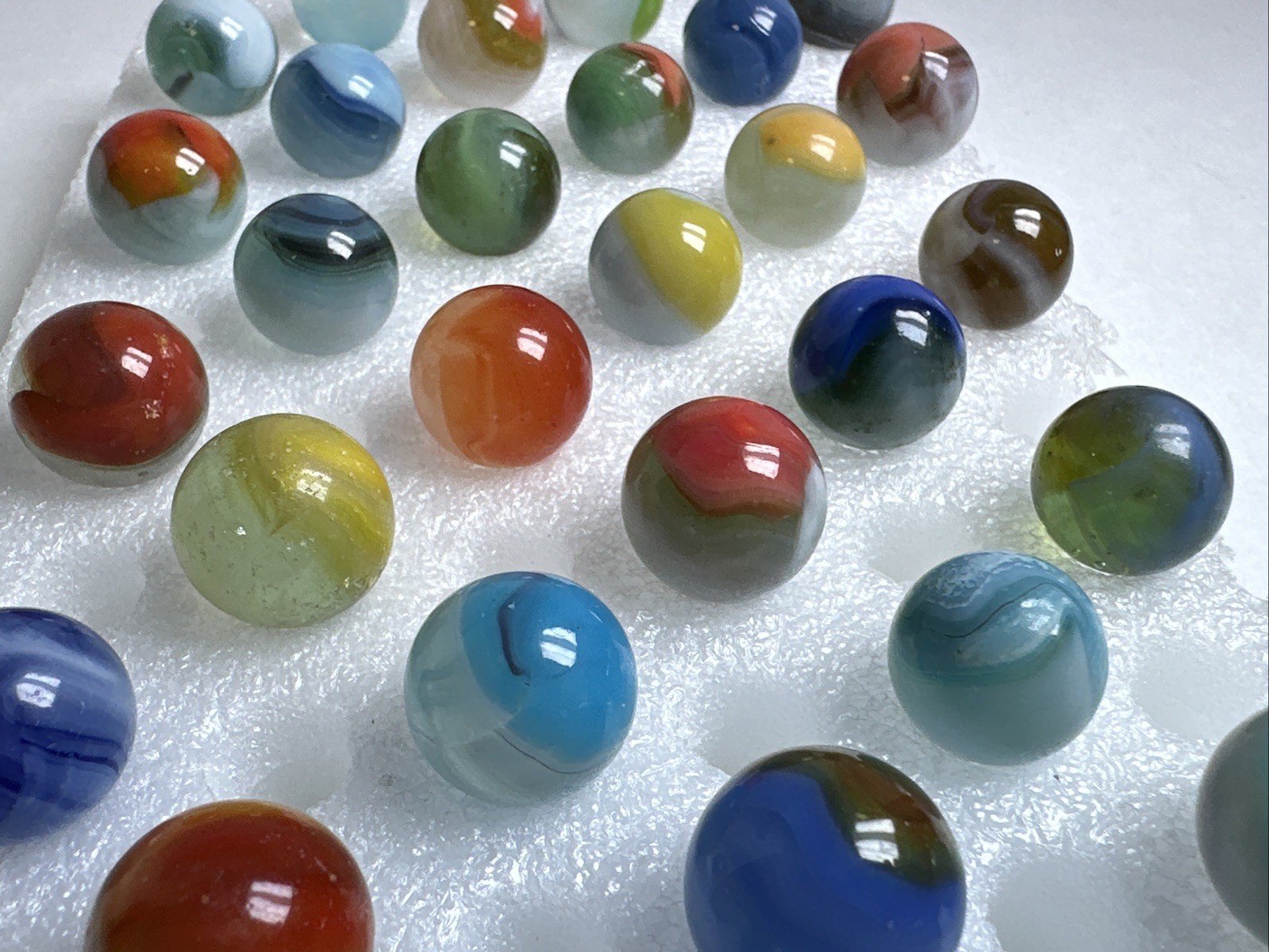 394 Lot Of 30 Vitro Agate Conqueror Vintage Marbles! Rarer Colors/ Chalkie