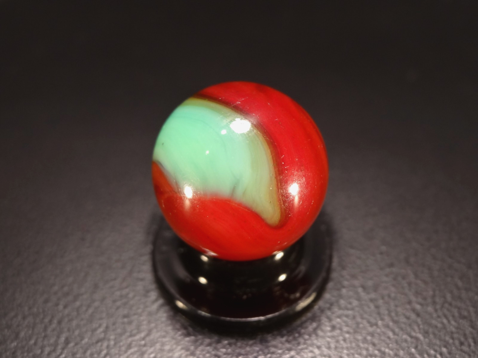 AKRO AGATE MULTI COLORED w/EYELASHES Green-Red-Brown