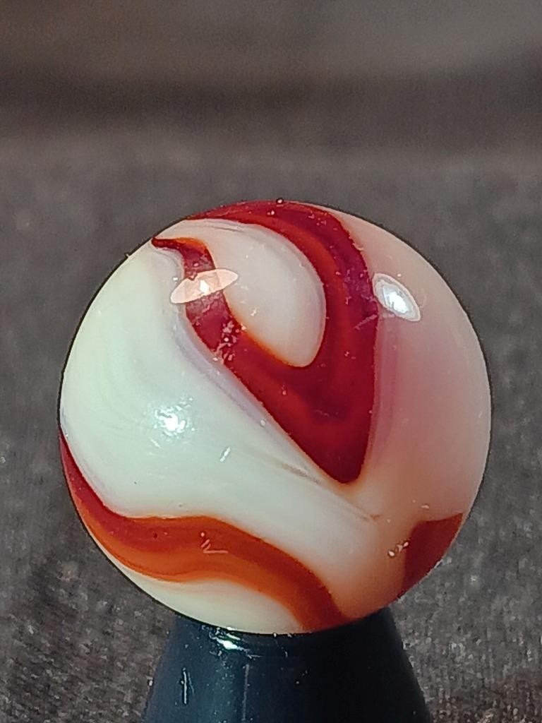 5/8″ Alley Ravenswood Candy Reds Old Lace Swirl NM Serious Marble A933