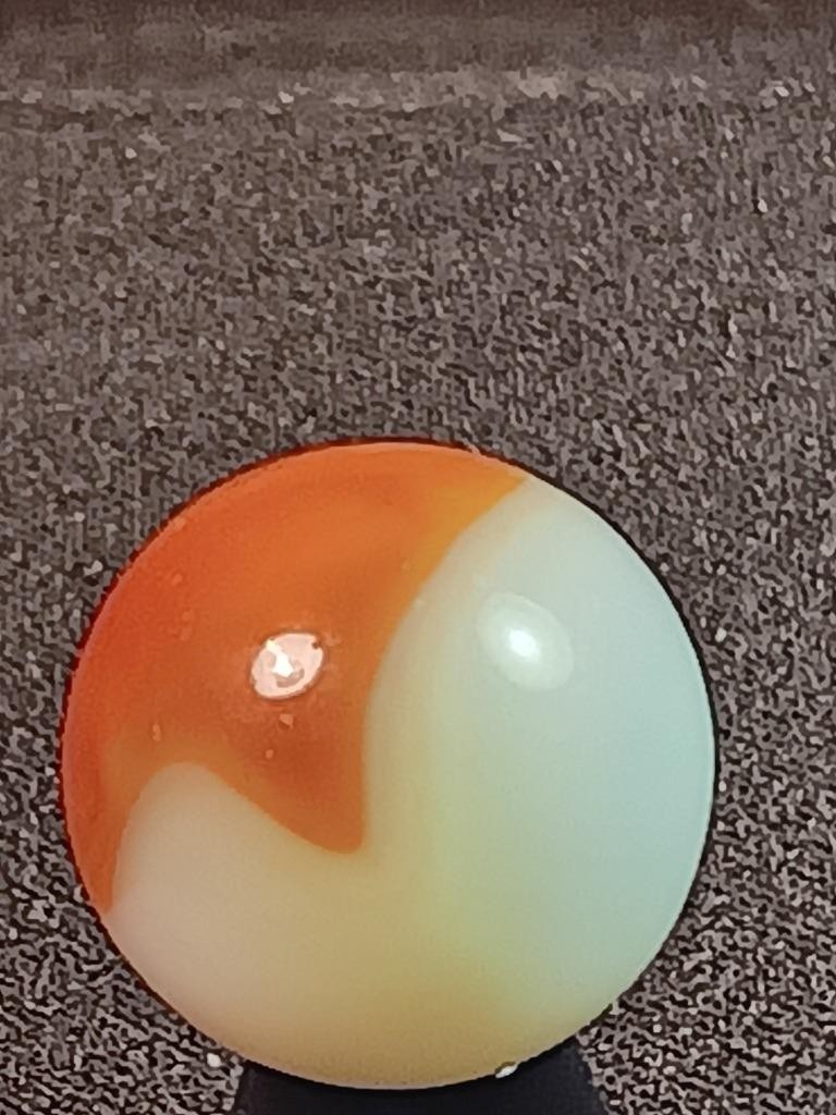 5/8″ Peltier Vitro Chili Red Patch Pearl White Near Mint Serious Marble A700