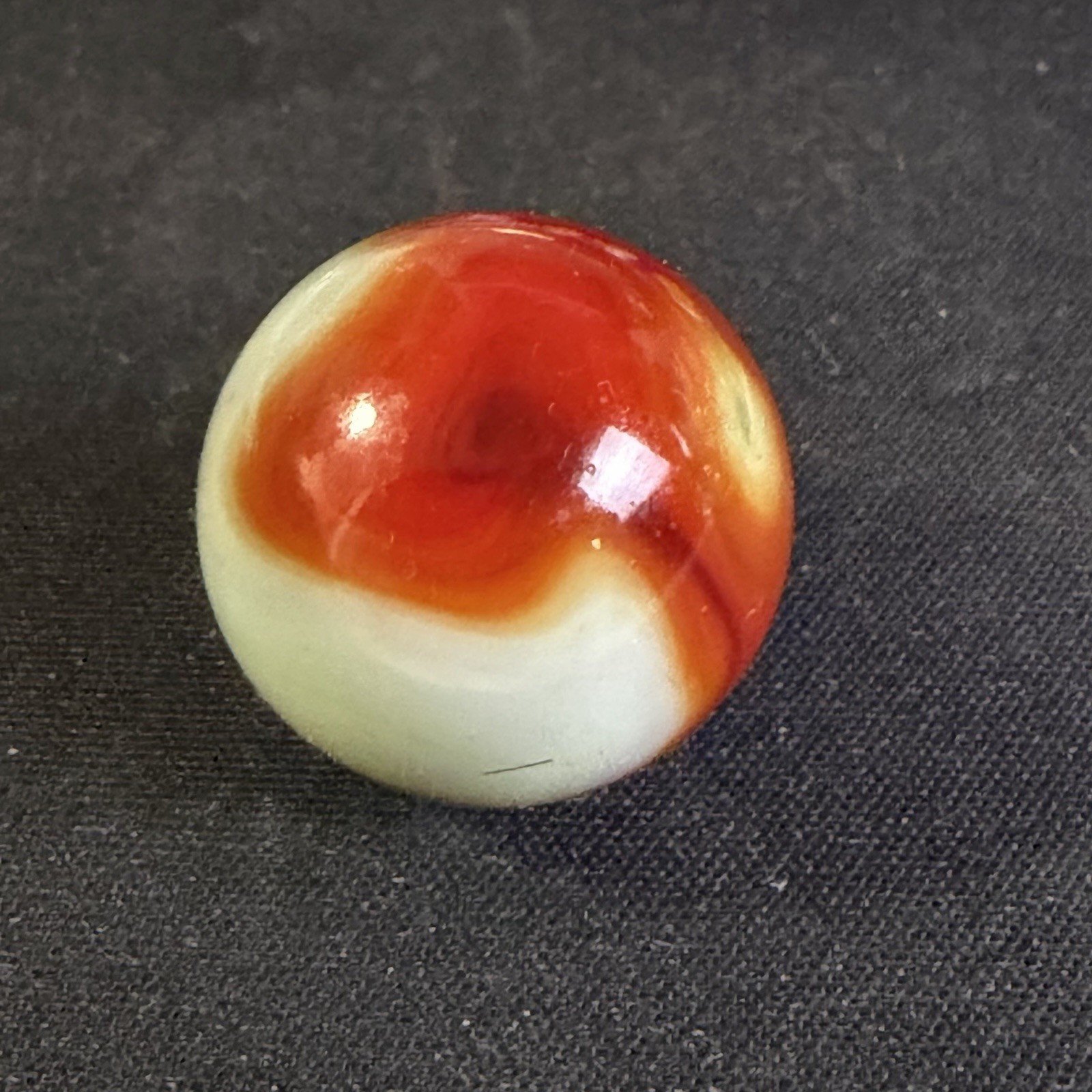 Set of 2 Jabo Classic Shooter Marbles .91″ & .96″ Slight Glow