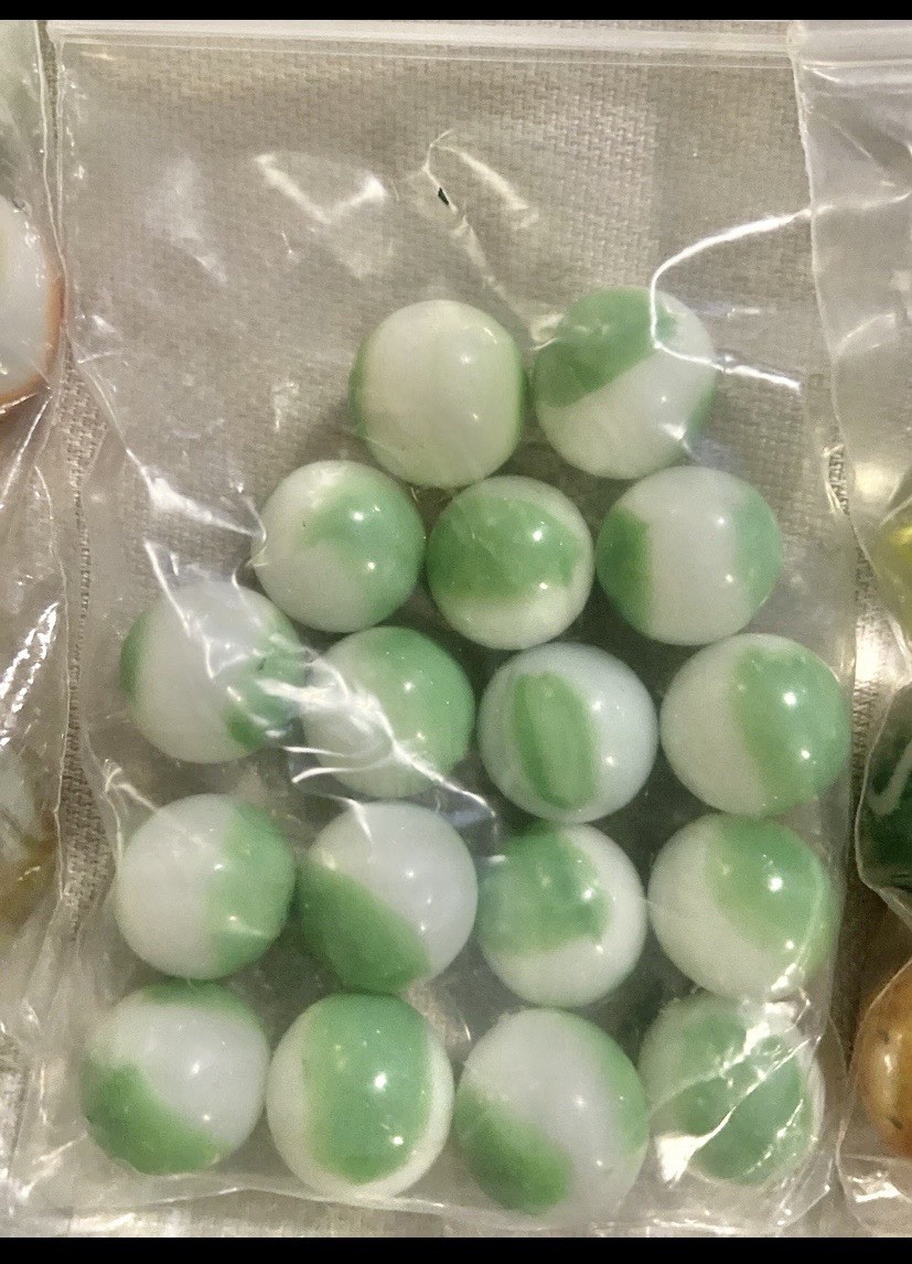 Lot Of Over 800 Marbles *From Pee Wee To Shooters*
