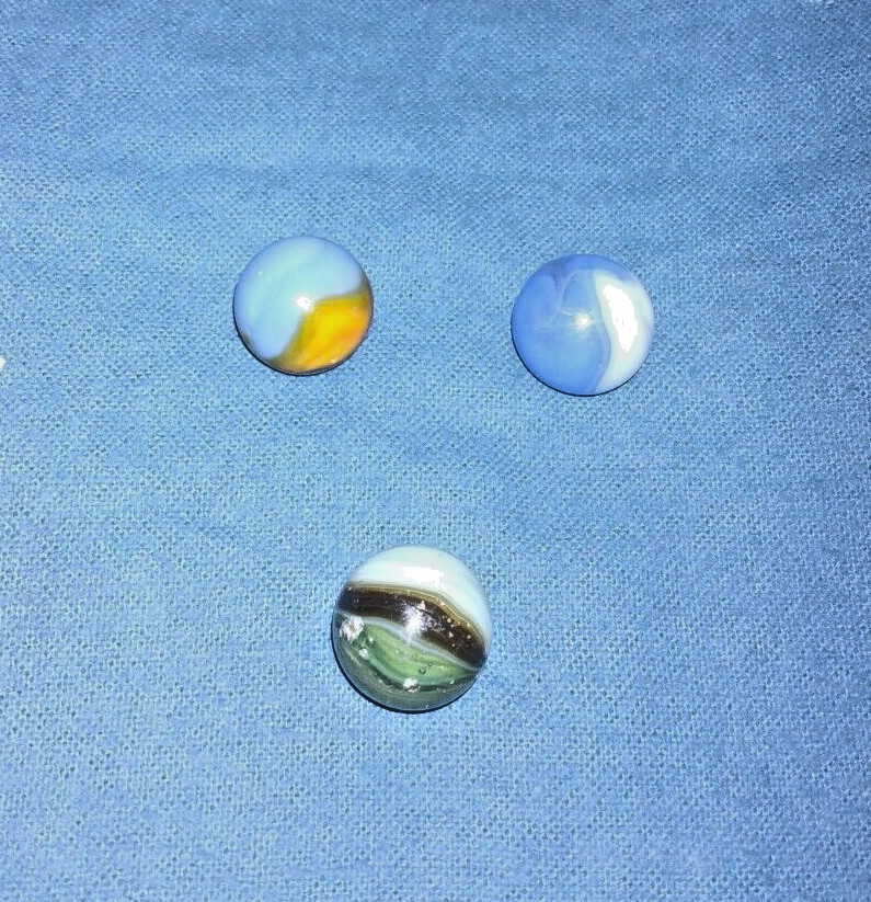 VINTAGE 3 MARBLES SWIRL BLUE OPAQUE AKRO ? VITRO ? CHRISTENSEN ? PELTIER ? 9/16″