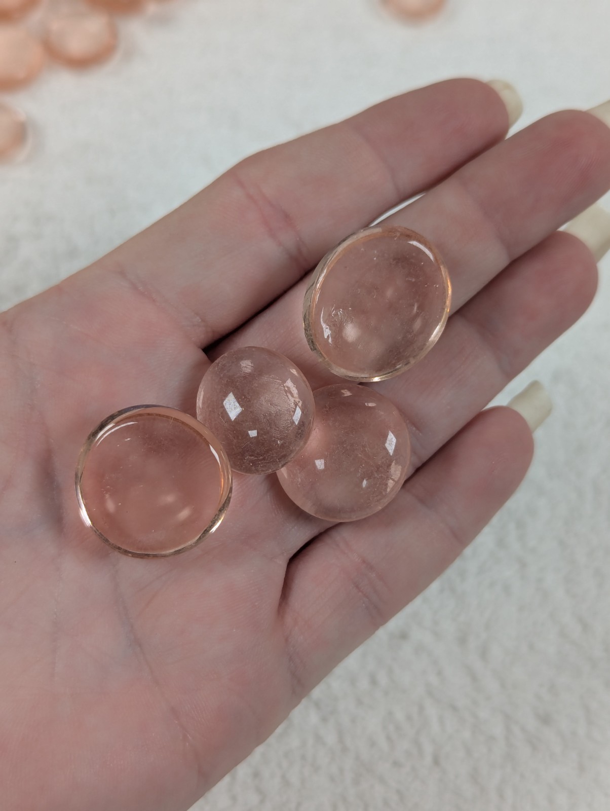 Mega Marbles – 4 lbs – Medium Flat Glass Nuggets – QRTZ Pink – #55805