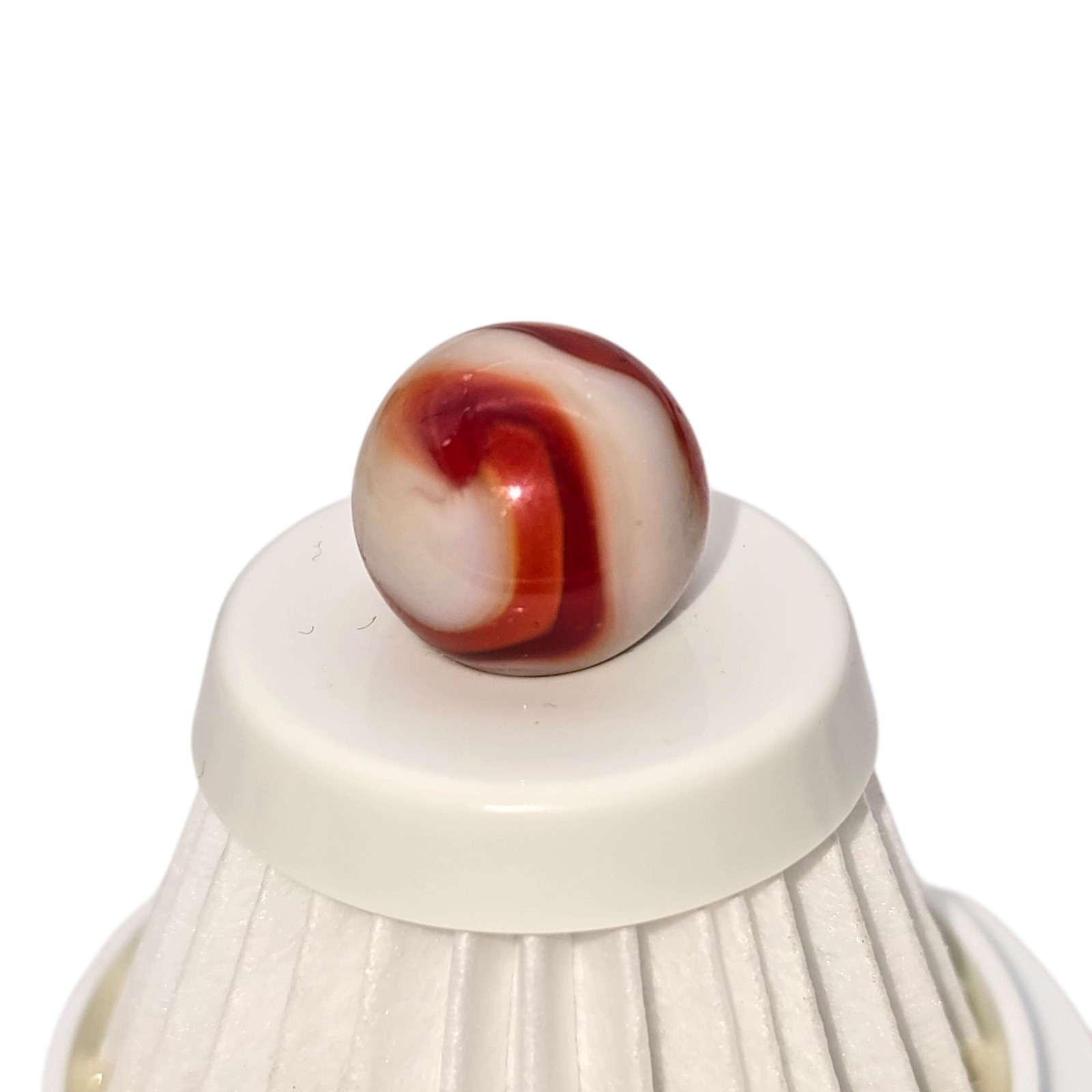 Vintage Alley Ravenswood Flame Ribbon Marble 15.88 mm