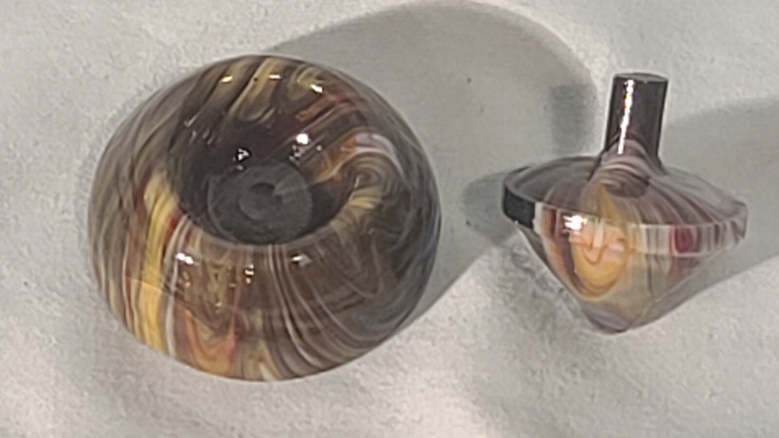 ANDY DAVIS, Glass Art Spinning Top & Base, Tribute To Friendship Run (?), #130C