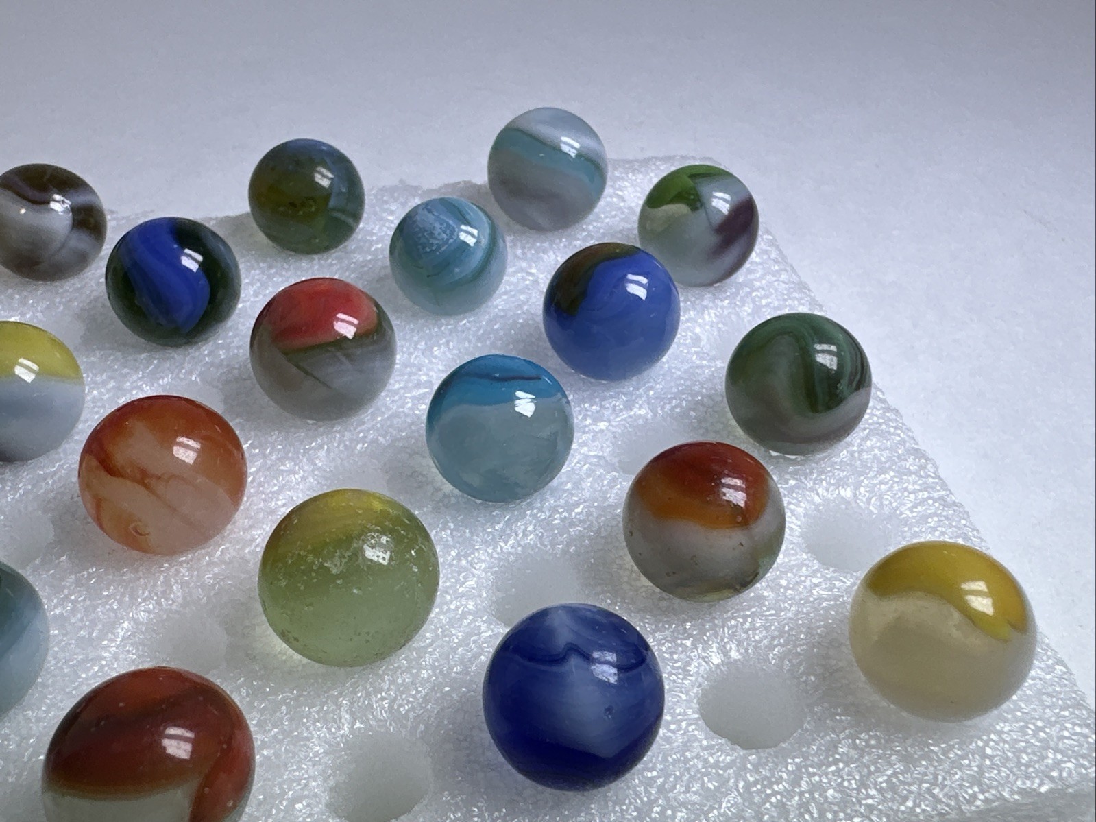 394 Lot Of 30 Vitro Agate Conqueror Vintage Marbles! Rarer Colors/ Chalkie