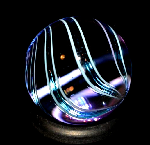 HOT HOUSE GLASS MARBLE/.692″-DELICATE PLAYER-BABY BLUE w/GOLD & GREEN DICHROIC