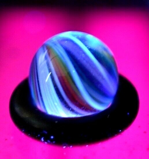 BRYAN TRILLAS GLASS MARBLE/.432″-WHITE STRIPE RAINBOW UV-NEON GREEN UNDER BLACKL