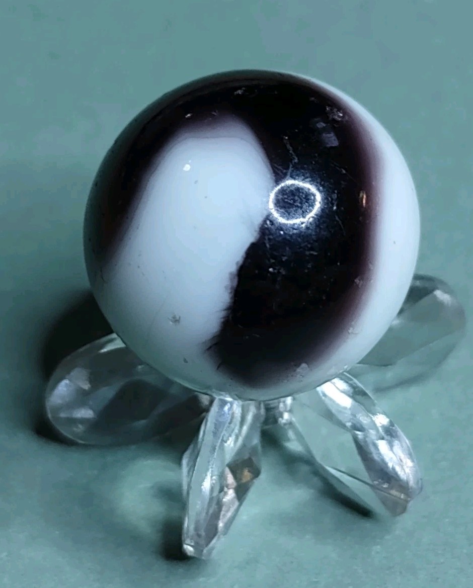 Dark purple & White Akro Glass Corkscrew Swirl Prize Toy Vintage Marble G .69″