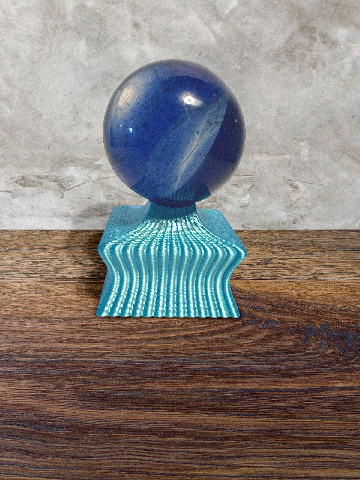 Smooth Lined Marble Stand for 1/2″ to 2.5″ Glass Marbles Art