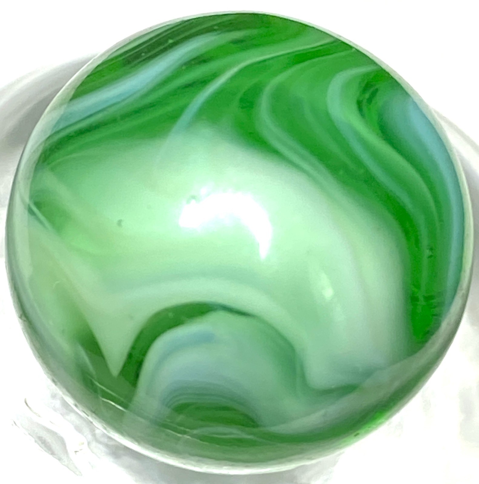 ONE OF THE NICEST AKRO AGATE GREEN SLAGS .64″ 8B/87