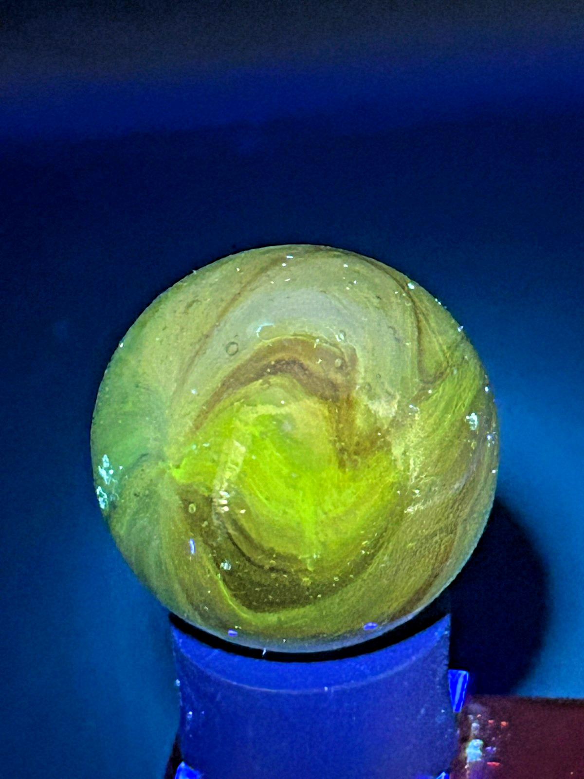 European Butterfly Sparkler Marble | Clear Base w/ Multi-Color Vanes | .96″ Shoo