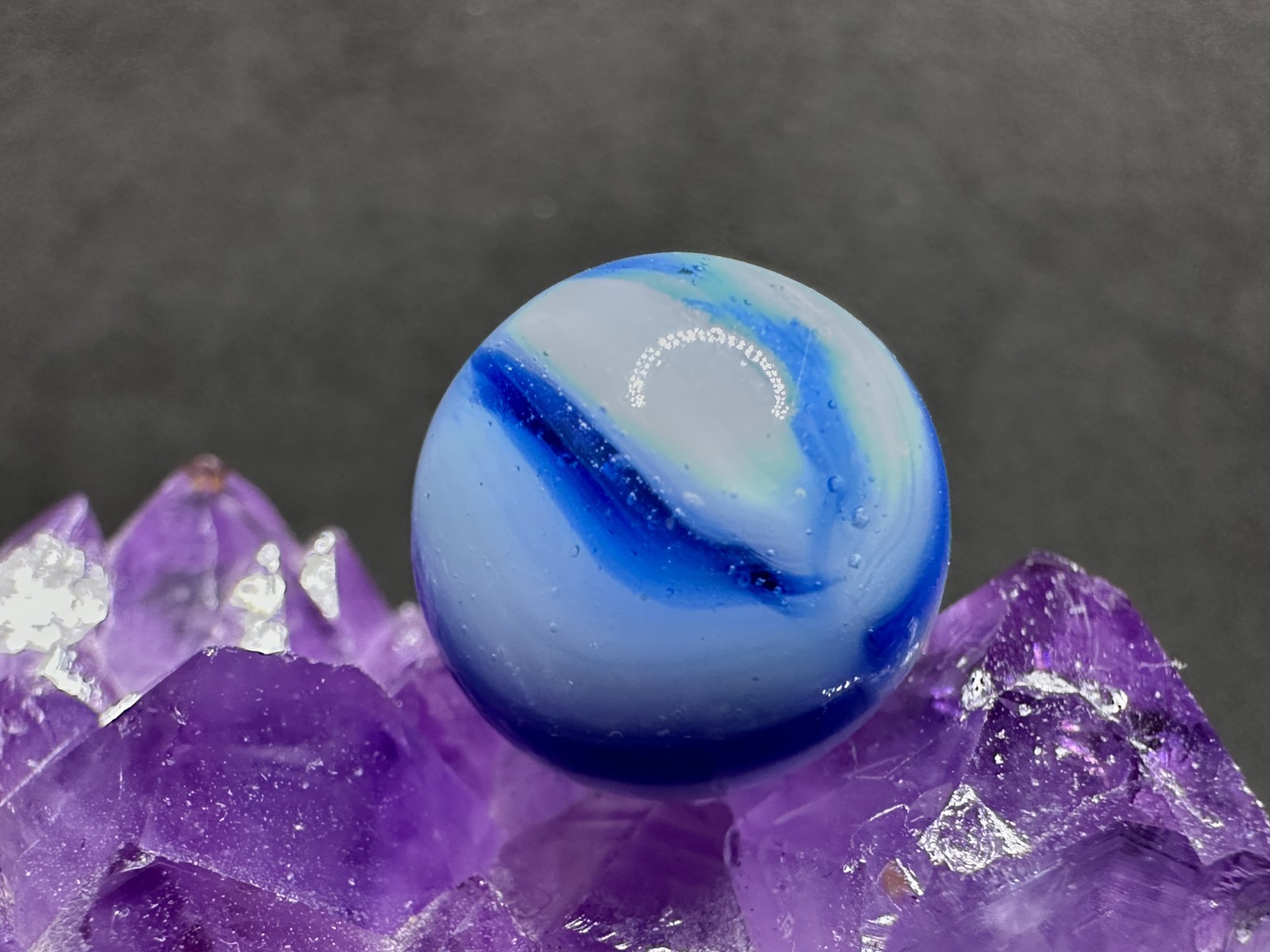 Vintage Peltier Glass Rainbo SIX FINGER Marble – Blue & White – .60″ NICE!