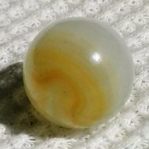 5/8″ CAC Honey Onyx Swirl Marble In Mint Condition Check Photos.
