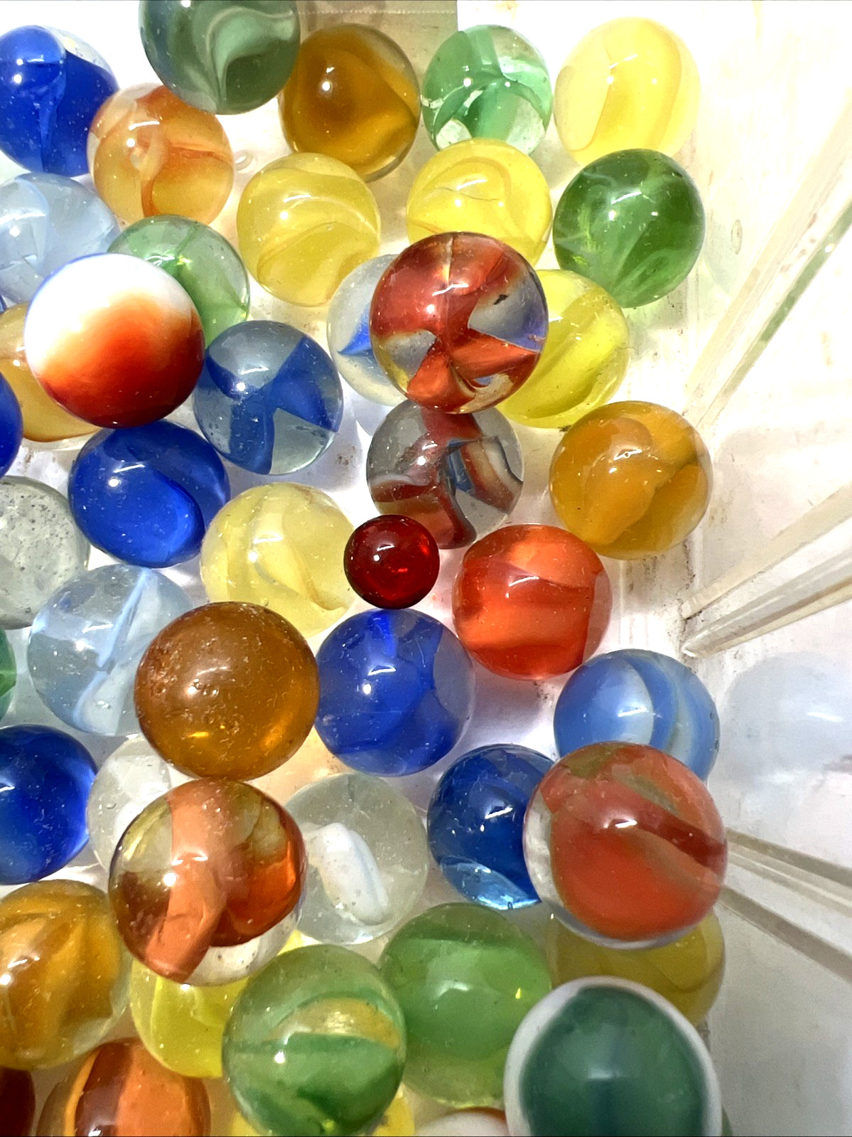 Estate Item Antique Vintage Lot Of Clear/Swirl Glass Marbles lot 32