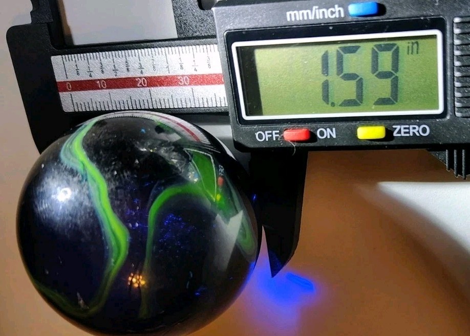 Mega Sea Turtle Marbles (1) 1.59 Inches & (5) .59 Inches