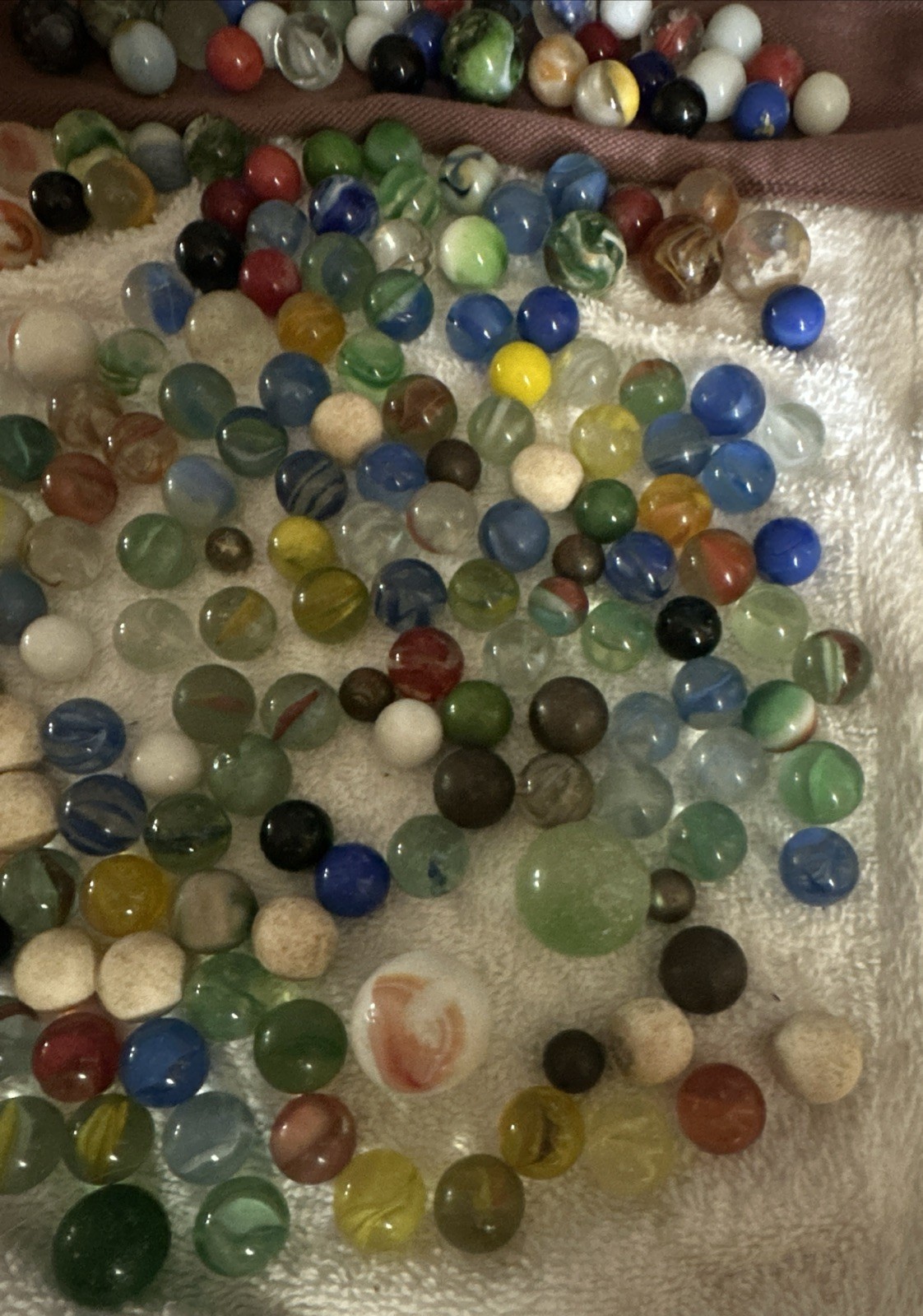 VINTAGE / ANTIQUE MARBLE LOT Clay Steelies Glass Cats Eye Barn Find Almost 3 Lbs