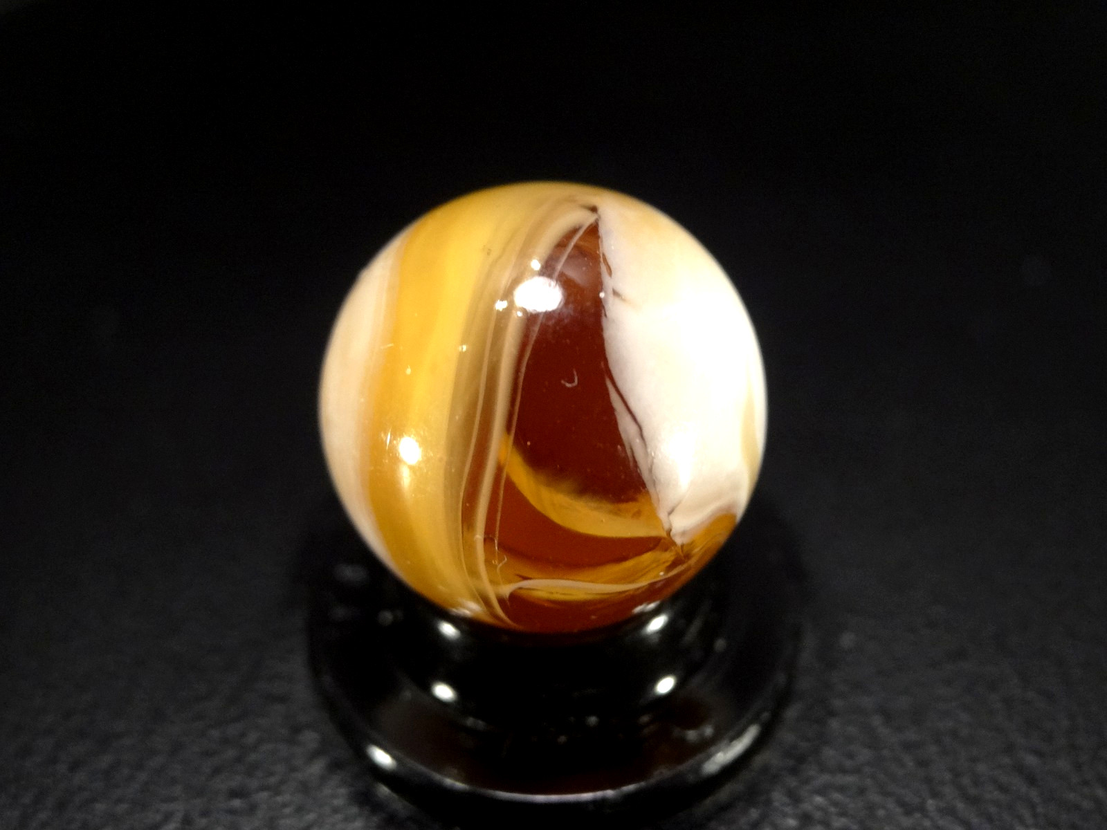 Christensen Agate AMBER-YELLOW PRISTINE WET MINT (personal collection)