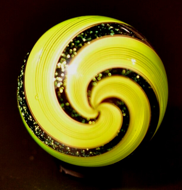 HOT HOUSE GLASS MARBLE/1.476″-LIME GREEN LATTICINIO STYLE WITH DICHROIC-GRASS GR