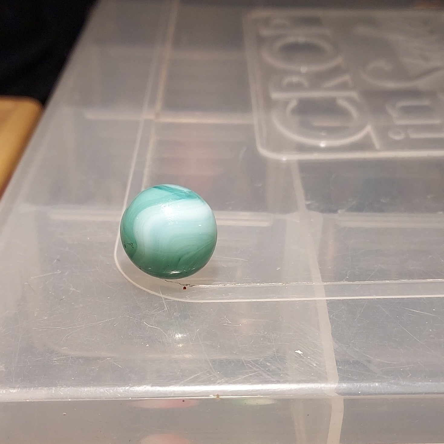 Glass Toy Marble – Green & White Swirl Style, Single, Ages 17 Years & Up