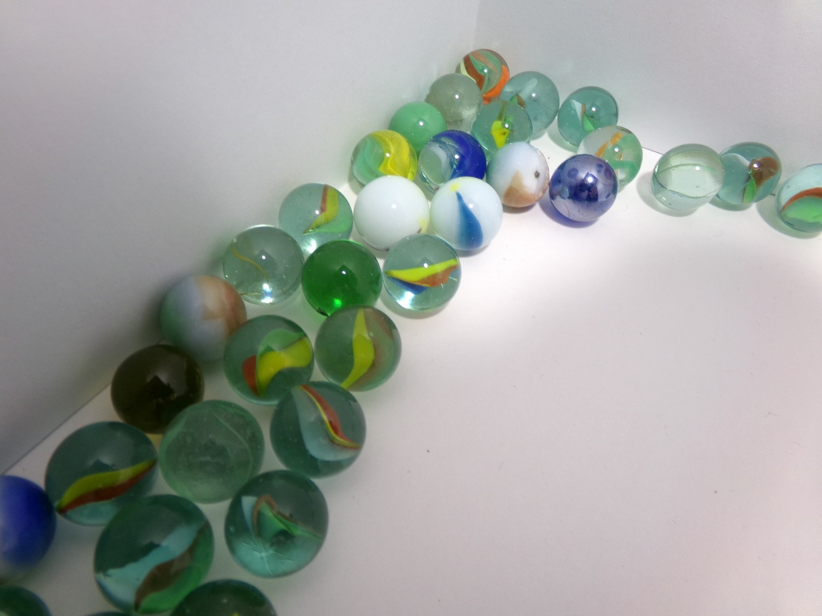 Lot of 140++ Vintage/Modern Marbles SHOOTERS / SWIRL/ MISC. Unbranded