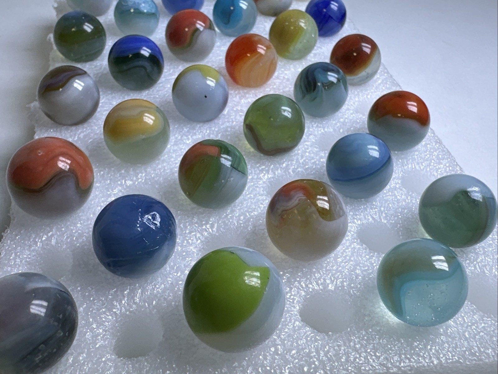 394 Lot Of 30 Vitro Agate Conqueror Vintage Marbles! Rarer Colors/ Chalkie