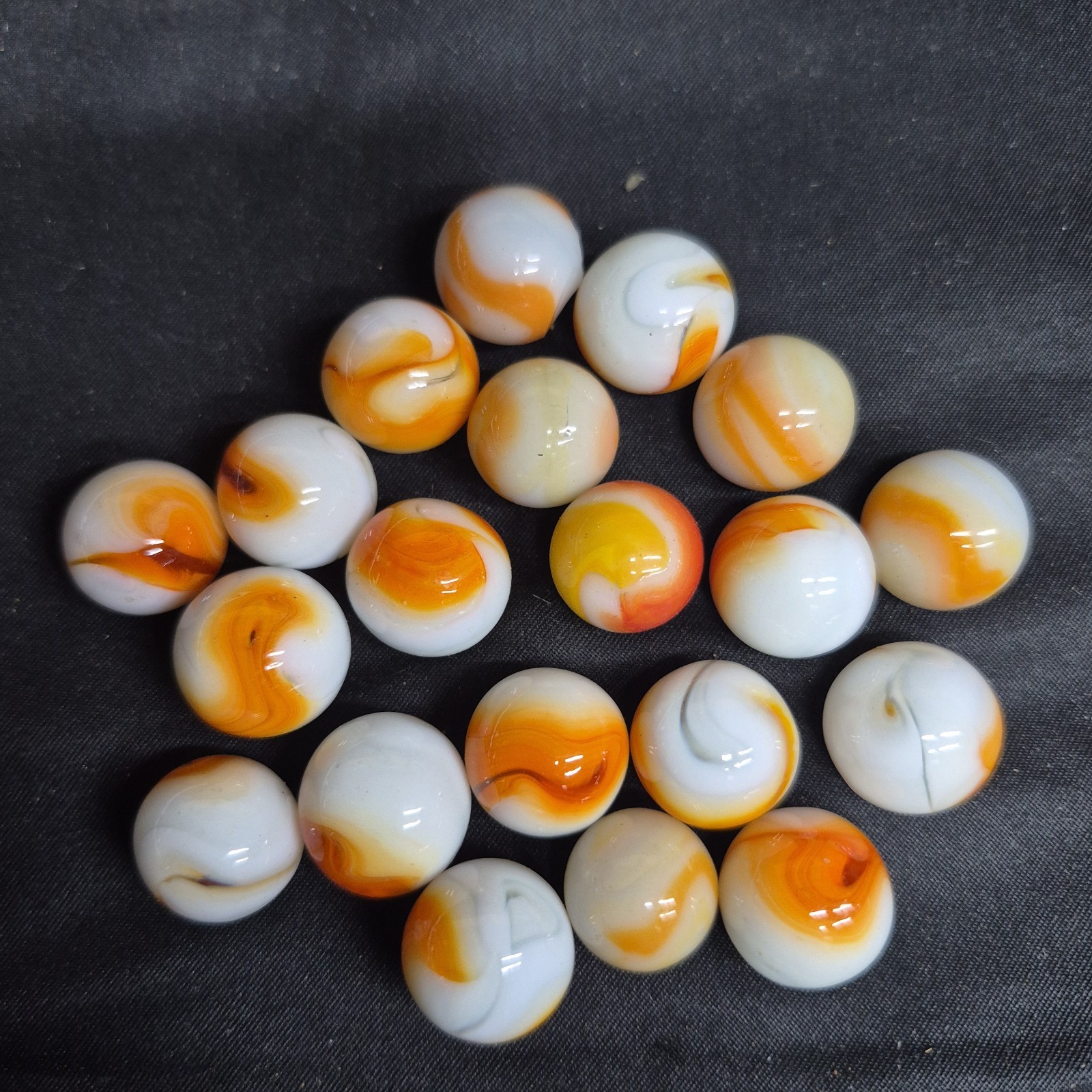 5/8″ Jabo Classics Marbles Lot Of 20 Red, White, Yellow UV Blacklight Cadmium