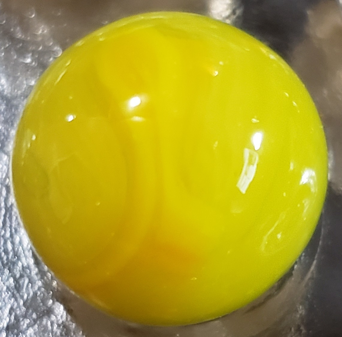 HTF Akro Agate ELECTRIC CADMIUM YELLOW LEMONADE UV MARBLE WET MNT SZ 19/32