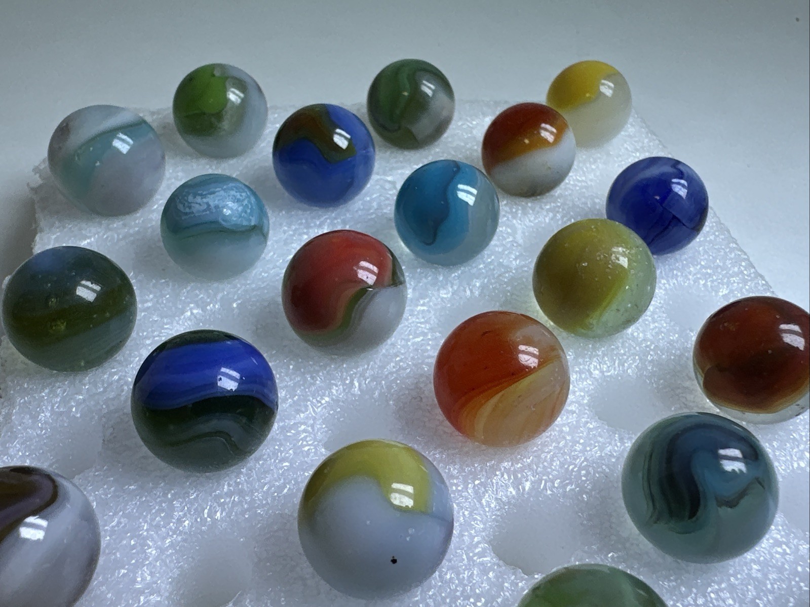394 Lot Of 30 Vitro Agate Conqueror Vintage Marbles! Rarer Colors/ Chalkie