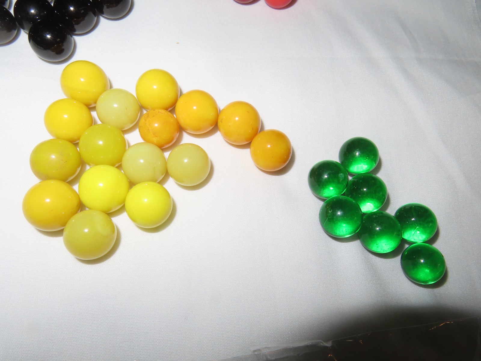 182 Solid Color Glass Game Marbles, 6 Colors, Suitable for Games + DICE