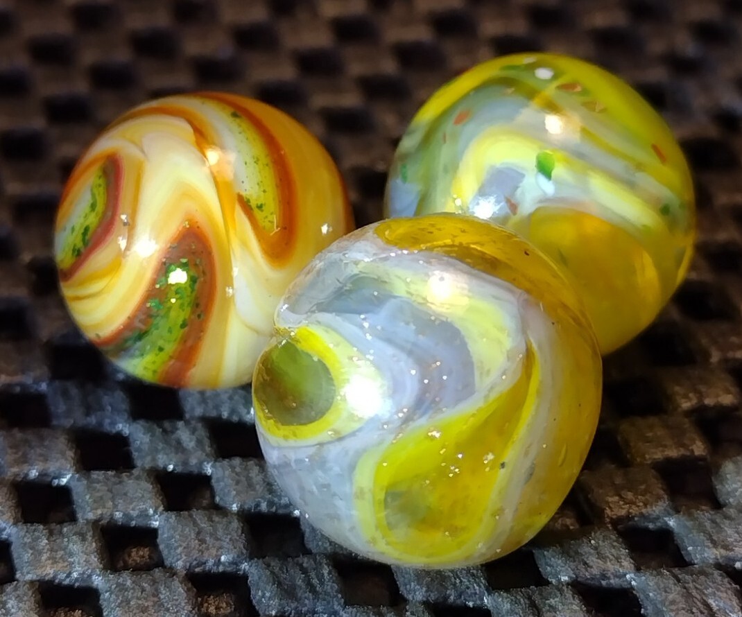 .71″-.67″ D.A.S. MARBLES LOT – GOLD LUTZ+CONFETTI+AVENTURINE- GLASS SWIRL TOYS
