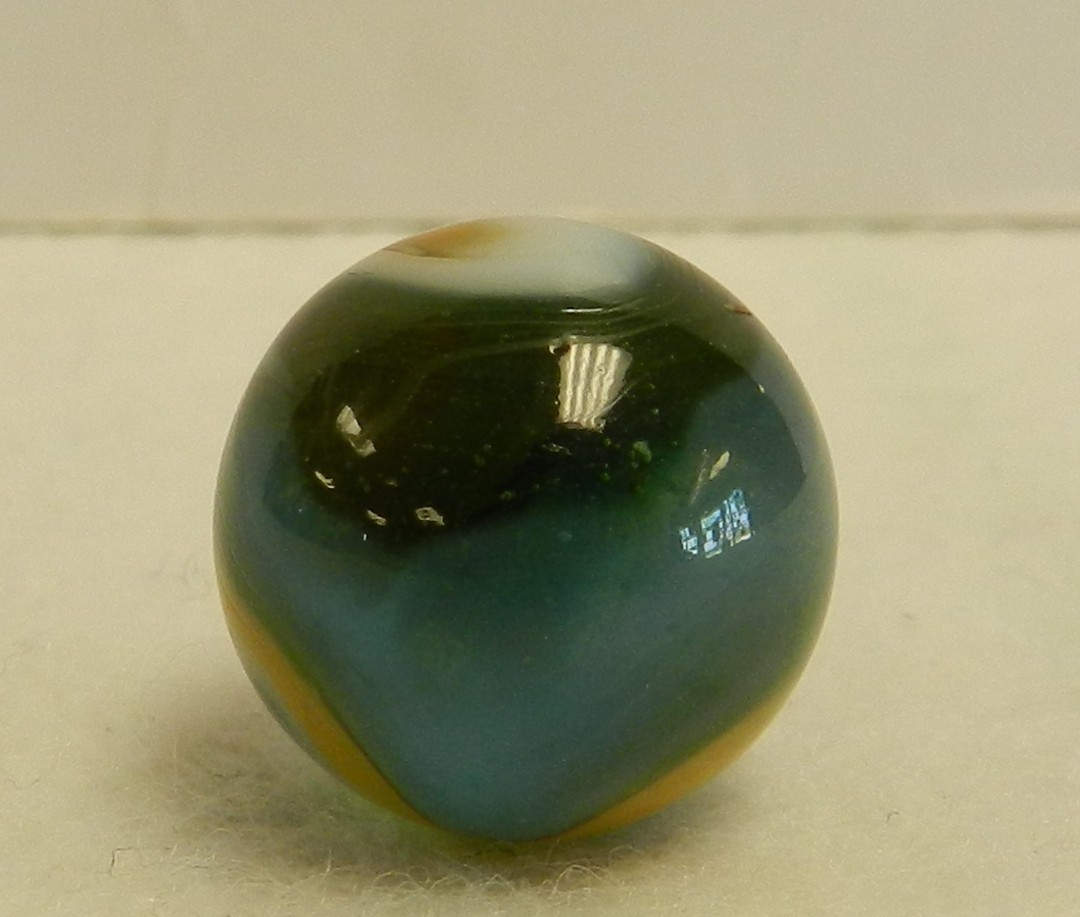 #21039m Vintage Peltier Glass Swirl Marble .64 Inches *Mint*