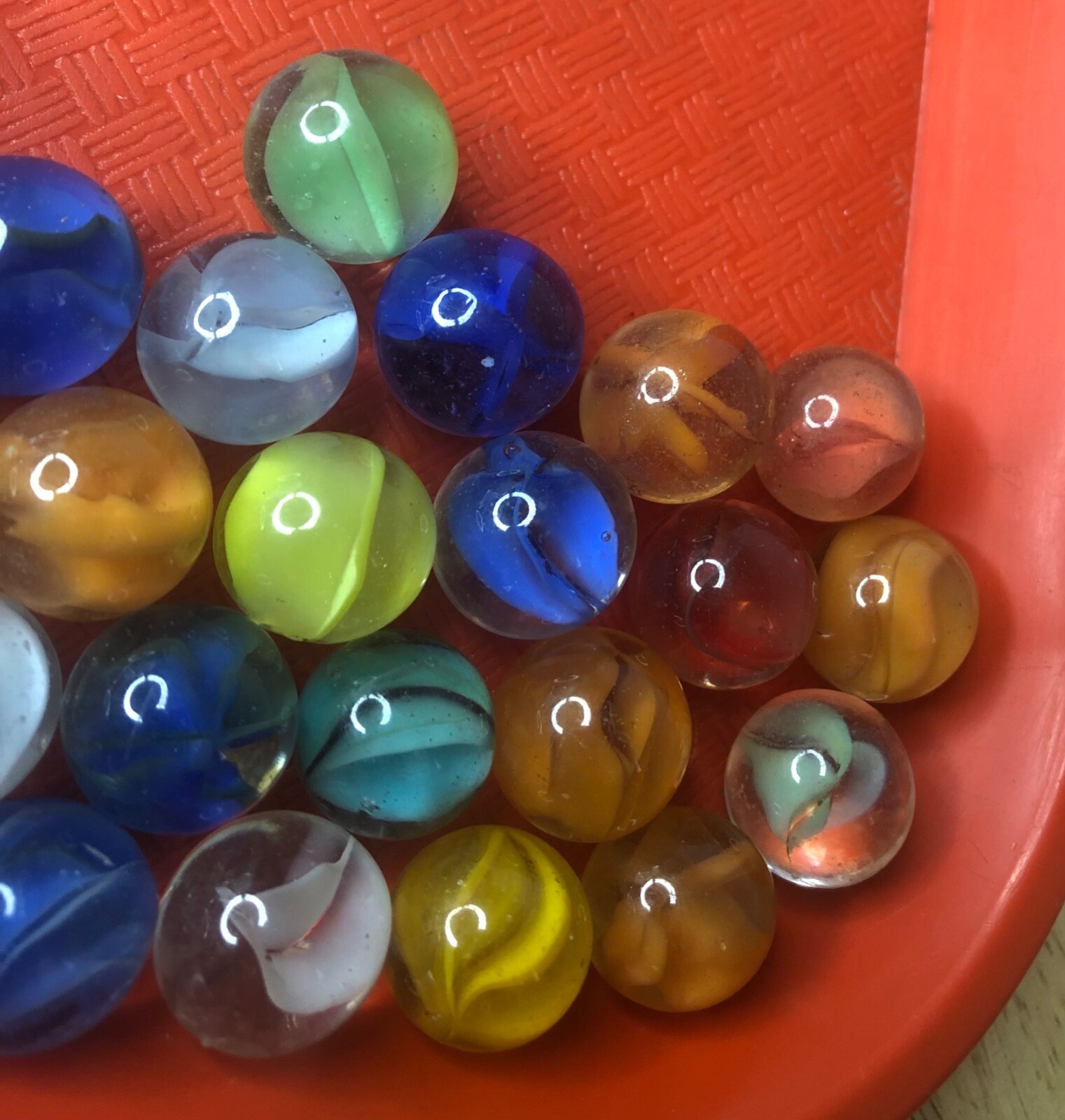 75 vintage CATS EYES OR RIBBON glass marbles 14-16mm
