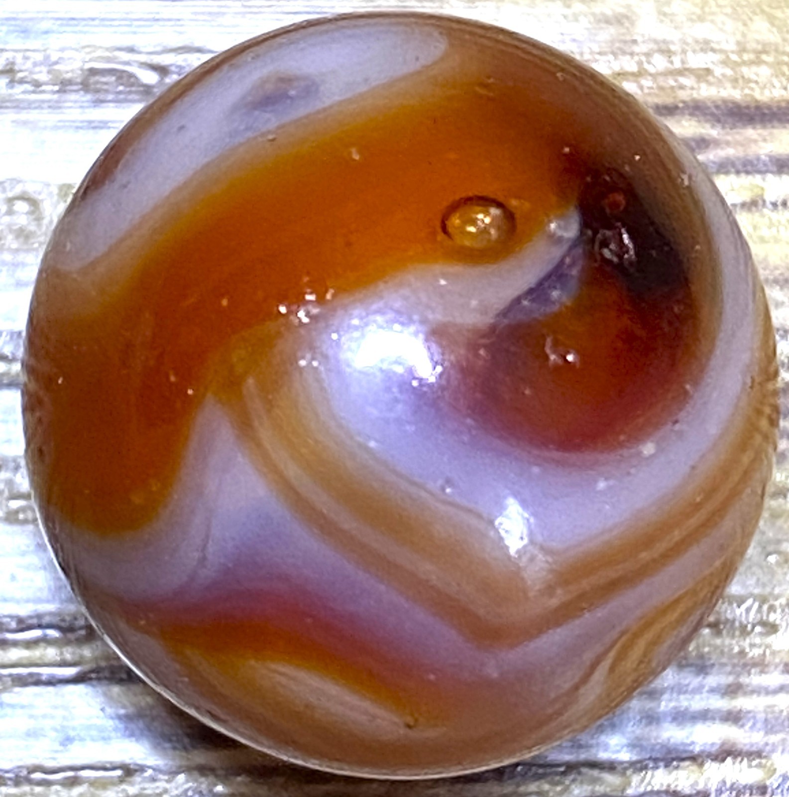 UNUSUAL FLAME PATTERN AKRO AGATE / CHAMPION .61″ 8B/68