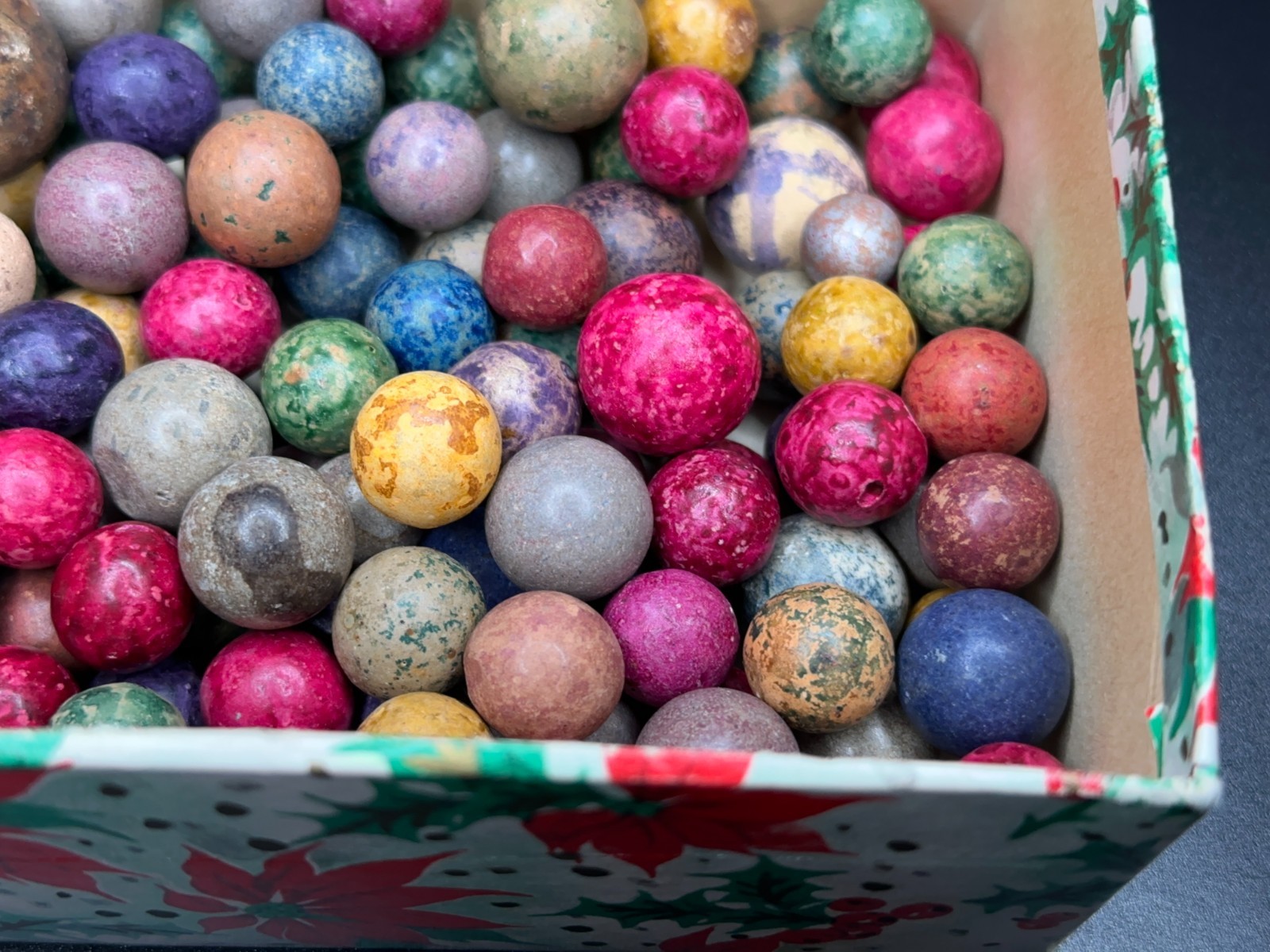 (125) KILLER Antique Vintage COLORFUL CLAY MARBLES Multi-Color Lot w/Old BOX!
