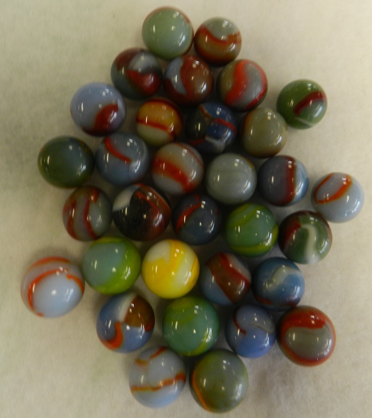 #20204m Vintage Group or Lot of 30 Mixed Peltier Glass Marbles .56 to .61 Inches
