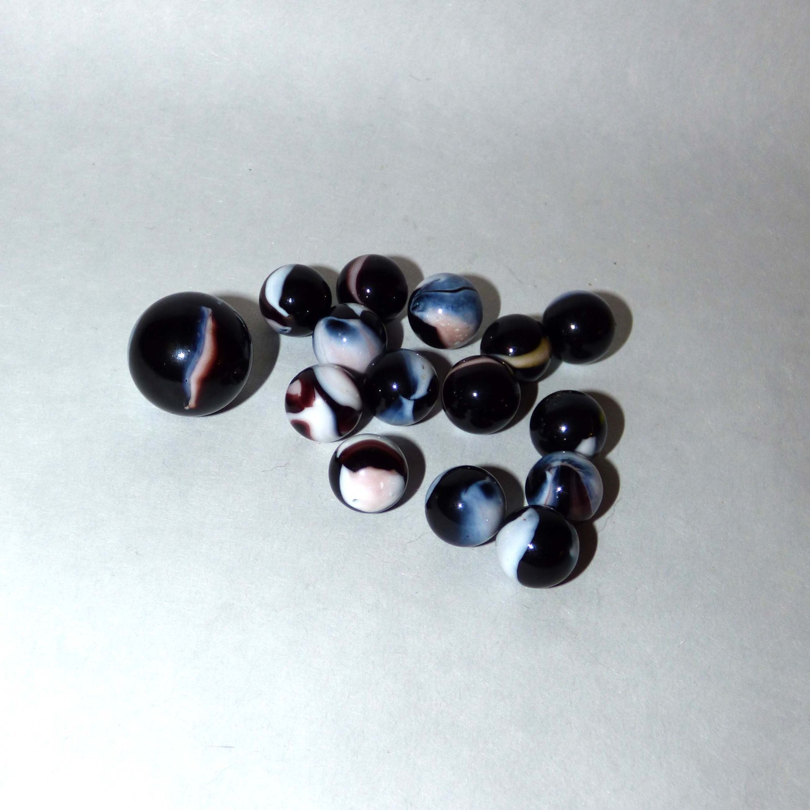 Vintage Antique Black Opaque Orca Swirl Glass Marbles Set 14 + 2.5 cm Shooter