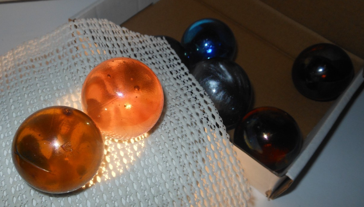 7pc Mix lot Vtg Marbles Iridescent Glass 1.57″, 1.35″x2, 1.34″x2, 1.33″, 1.27″