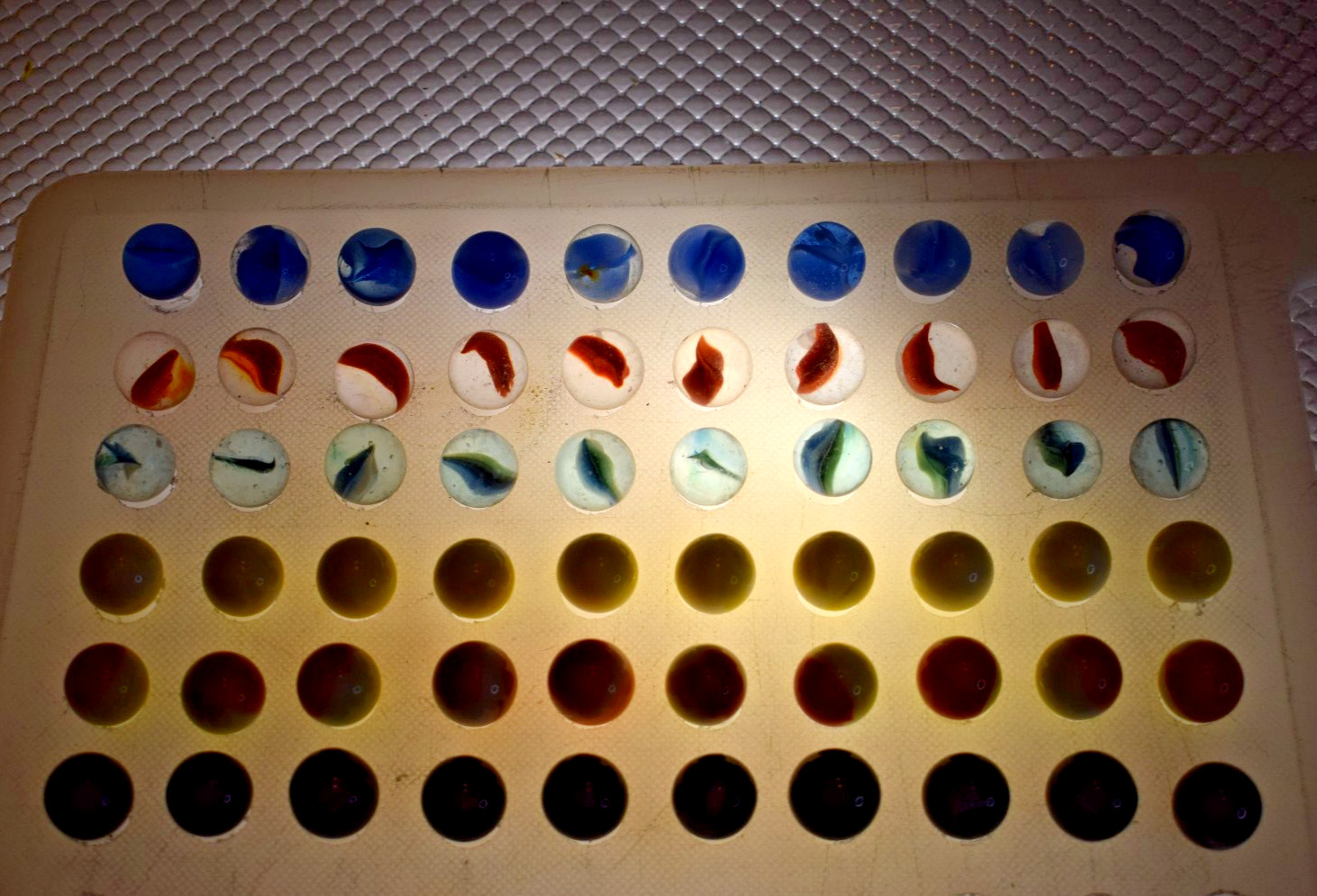VINTAGE PELTIER CAT EYE BANANA AKRO AGATE POPEYE SWIRL PATCH MARBLES 60PCS